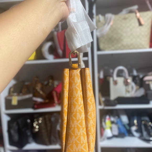 mk double zip crossbody - Picture 4 of 4